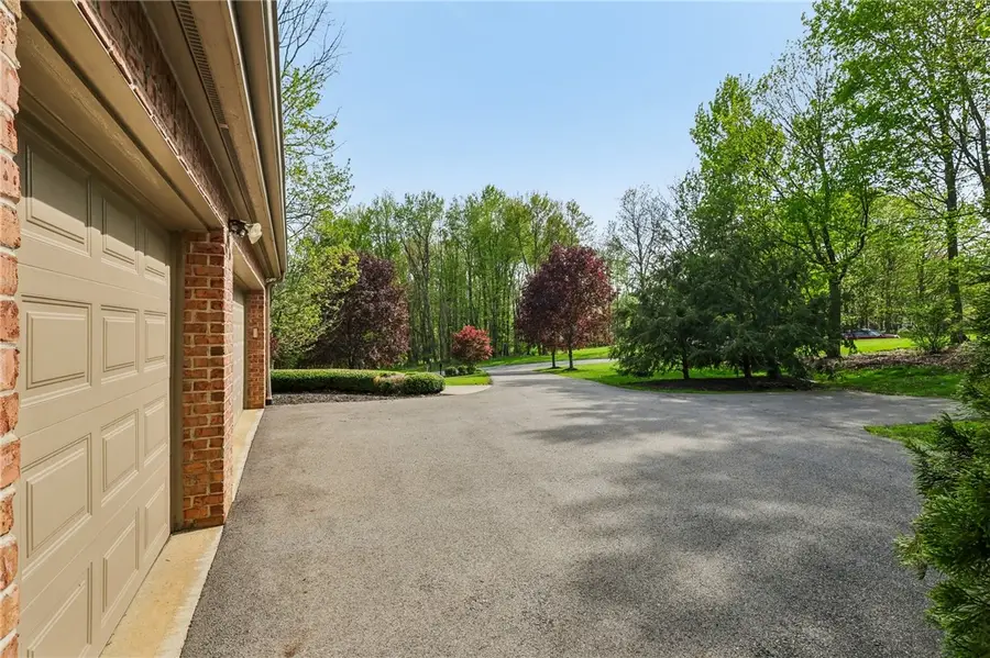 107 Timberlee Dr, Evans City, PA 16033 - #3