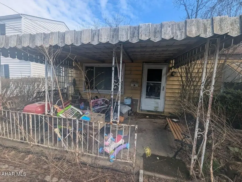 1602 16th Ave, Beaver Falls, PA 15010 - #2