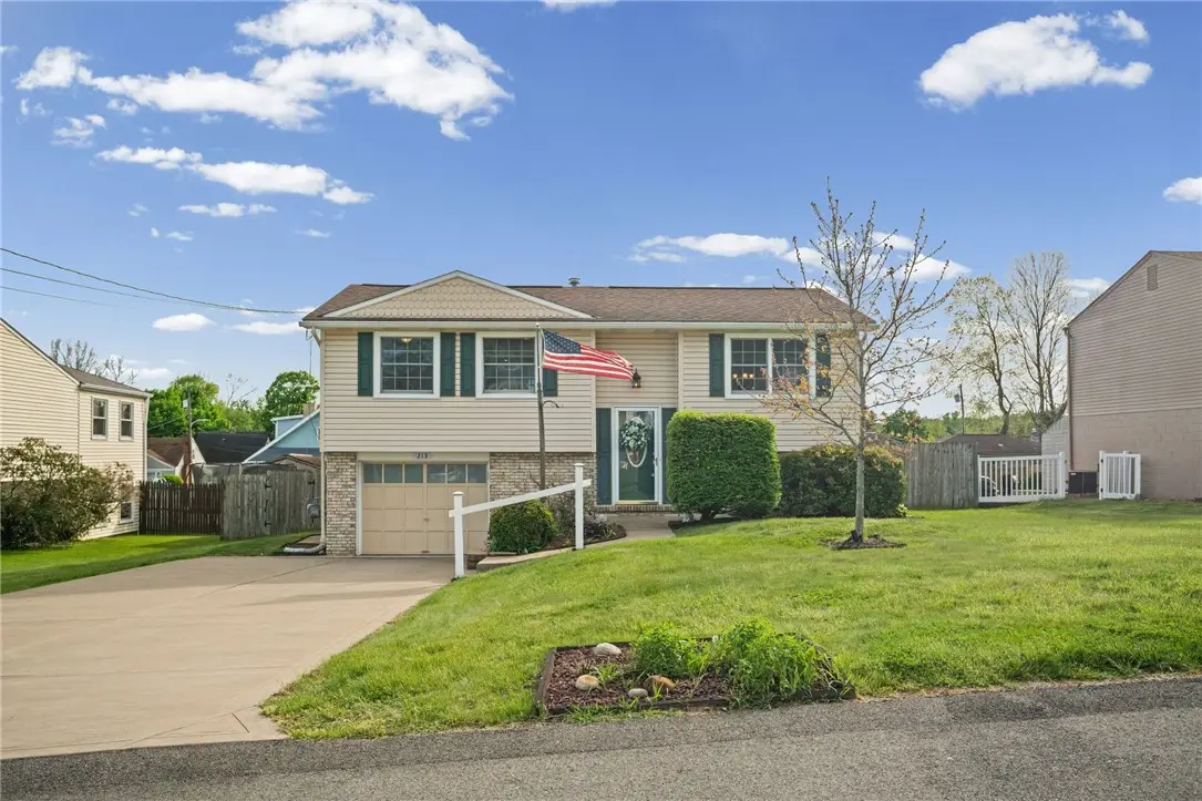 213 Winslow Dr, Oakdale, PA 15071 - #1