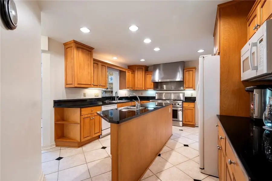 231 Fairview Rd, Pittsburgh, PA 15238 - #3
