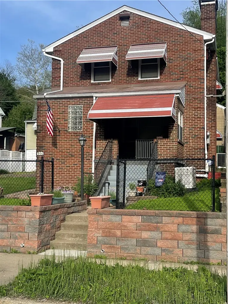 956 Beaver Rd, Ambridge, PA 15003 - #1