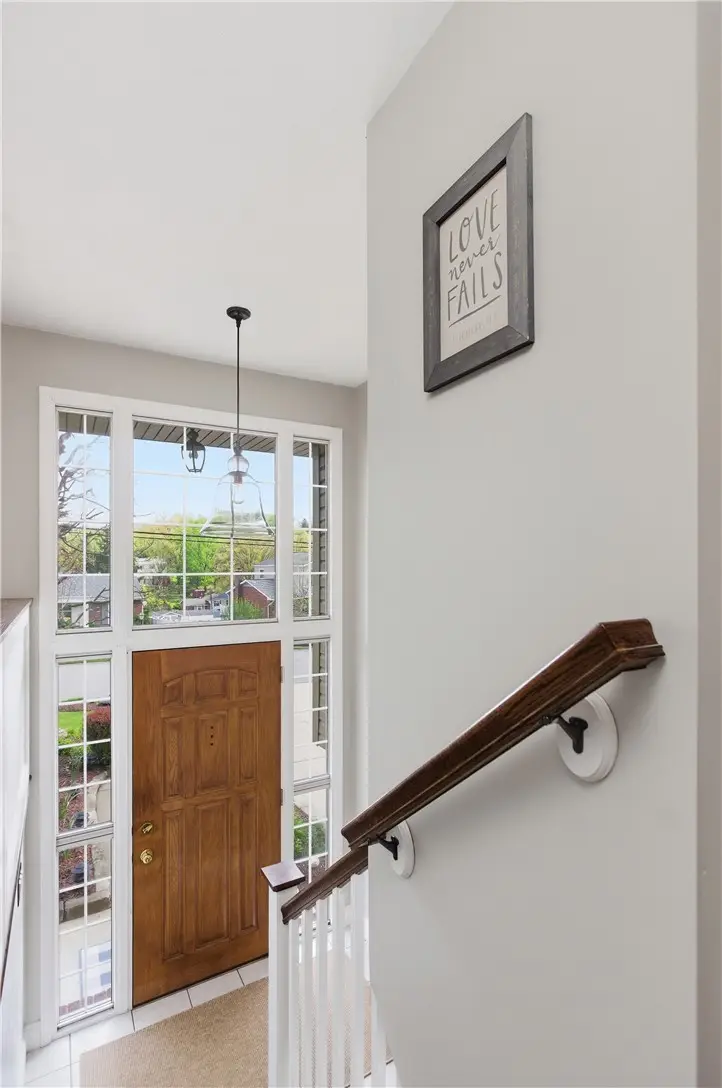 2955 Kings Mill Rd, Bethel Park, PA 15102 - #2