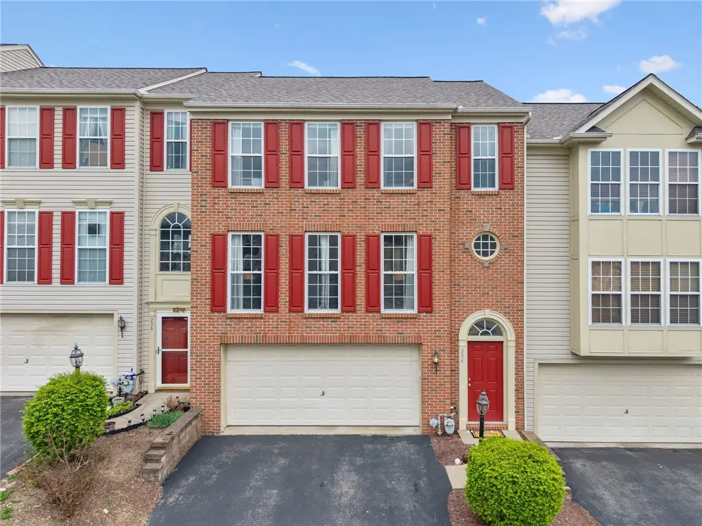 204 Blue Grass Cir, Monroeville, PA 15146 - #1