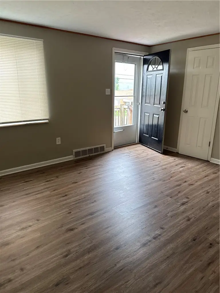3220 Overlook Dr, McKeesport, PA 15133 - #3