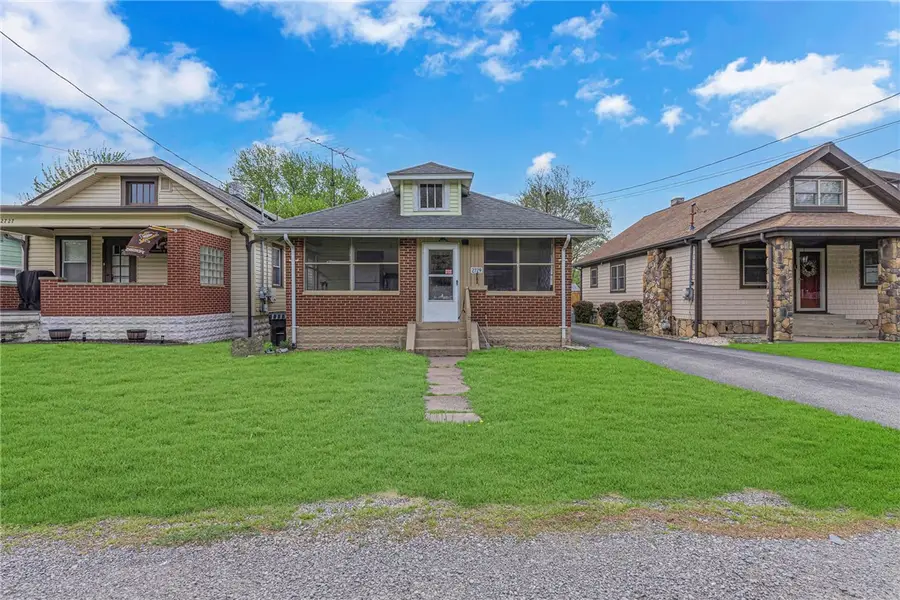 2729 20th Street Ext, Beaver Falls, PA 15010 - #3