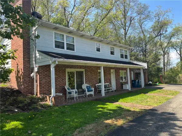 1125 Milliron St, Youngwood, PA 15697