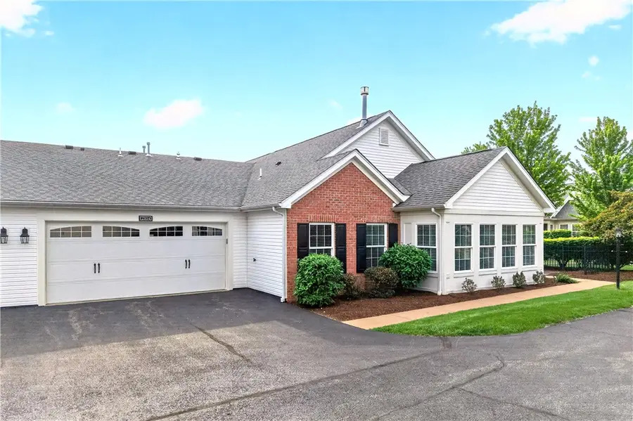 2104 Isleworth Ln, Cranberry, PA 16066 - #2