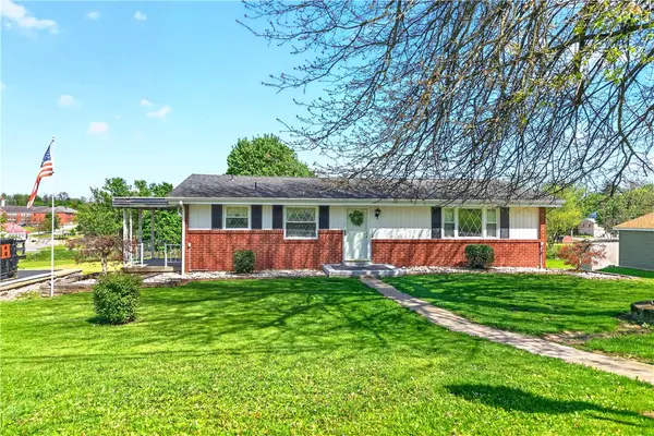 1142 W Laurel Cir, Mount Pleasant, PA 15666