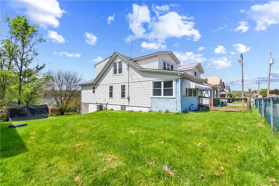 1365 Orchard Ave, New Kensington, PA 15068 - #3