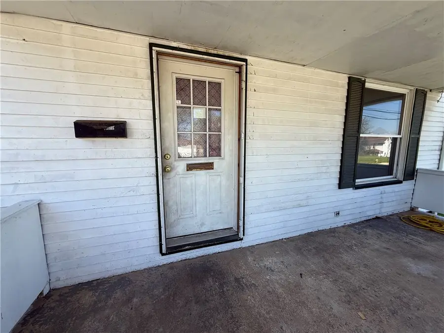 606 Chestnut St, New Castle, PA 16101 - #3
