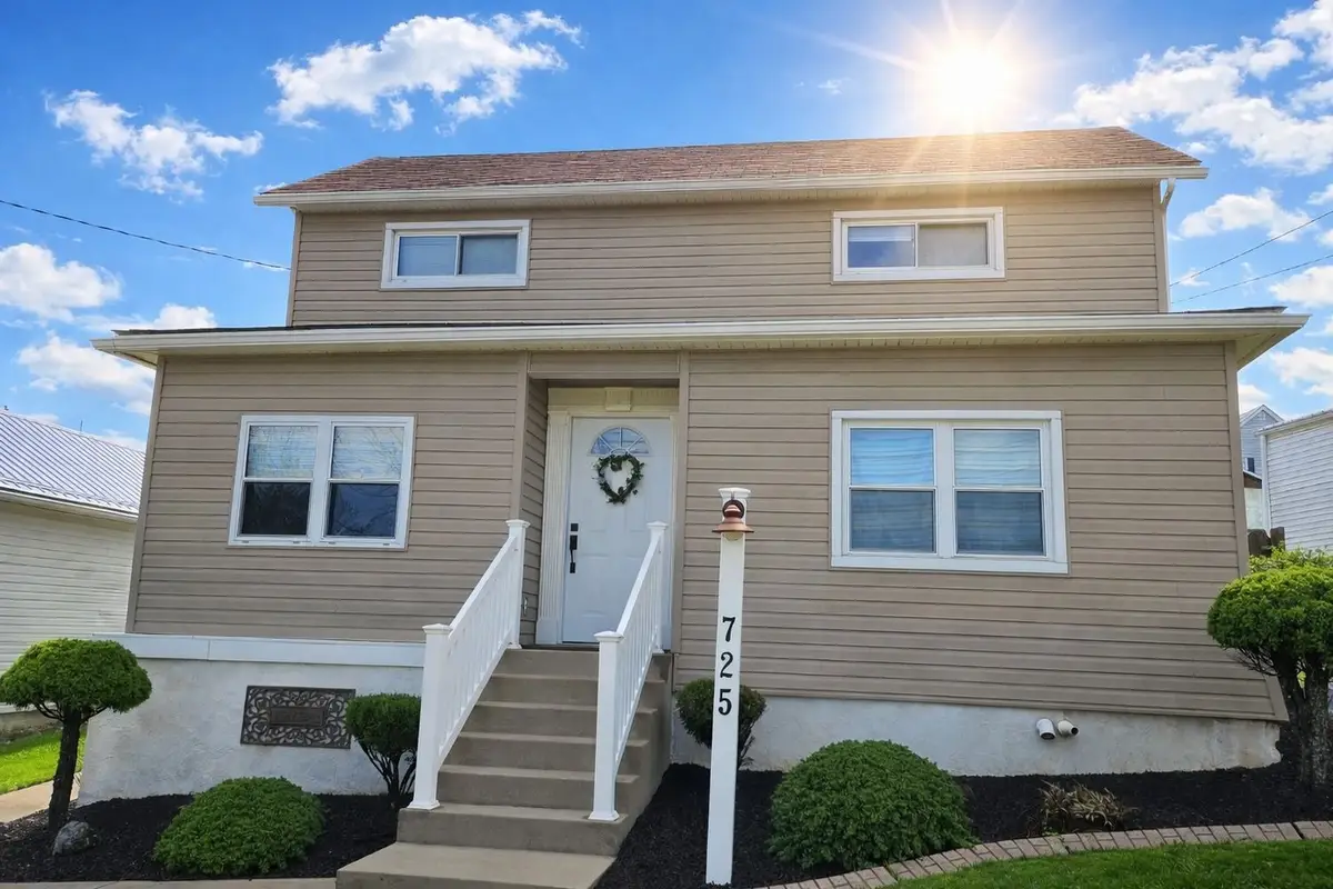 725 Longfellow Street, Vandergrift, PA 15690 - #1
