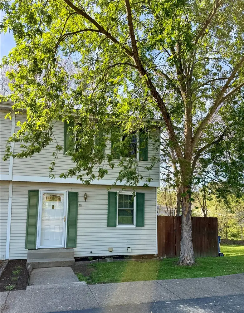 312 Parkwood Dr, Cranberry, PA 16066 - #1