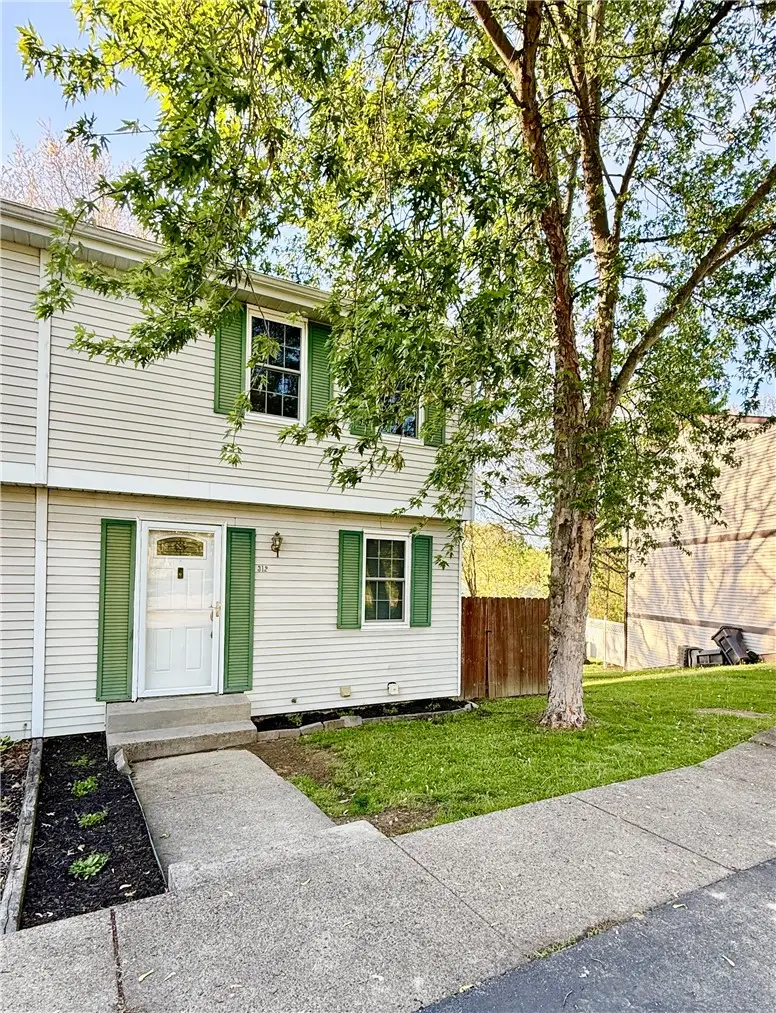 312 Parkwood Dr, Cranberry, PA 16066 - #2