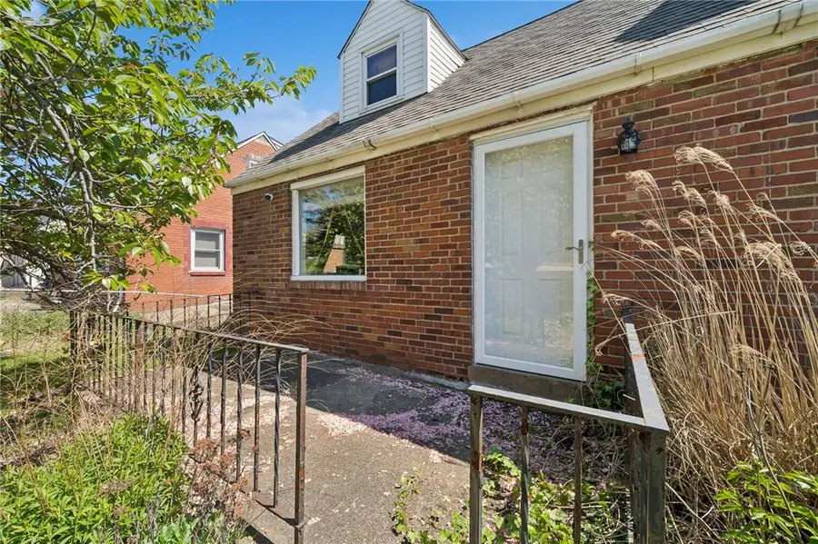 1320 Lebanon Church Rd, Pittsburgh, PA 15236 - #2