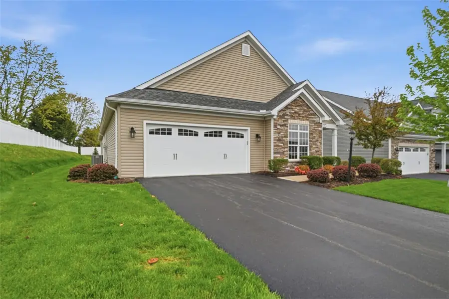 401 Northview Dr, Harmony, PA 16037 - #3