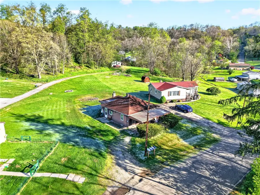226 Kangaroo Hill Rd, Lowber, PA 15660 - #2