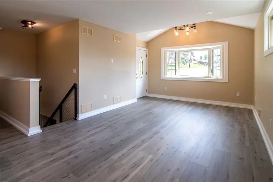 127 Dunbar Dr, Pittsburgh, PA 15235 - #3
