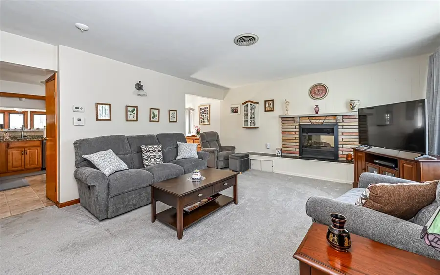 901 Roosevelt St, Conway, PA 15027 - #3