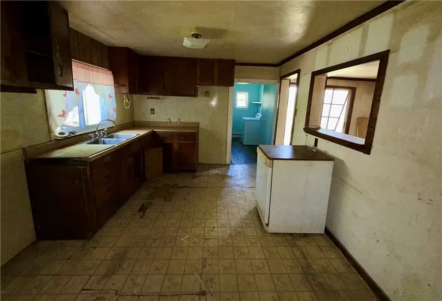 161 Middle St, Jenners, PA 15546 - #2