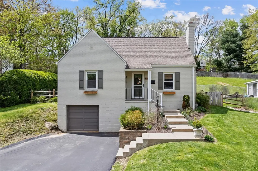 528 Glenrock Dr, Bethel Park, PA 15102 - #1