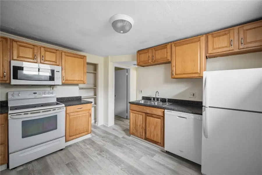 524 5th Ave, Carnegie, PA 15106 - #3