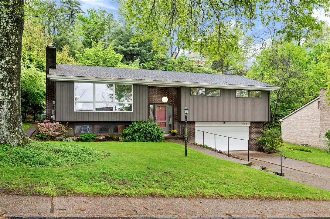 236 Penhurst Dr, Pittsburgh, PA 15235 - #1