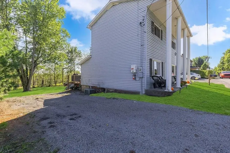 6437 Tuscarawas Rd, Midland, PA 15059 - #3