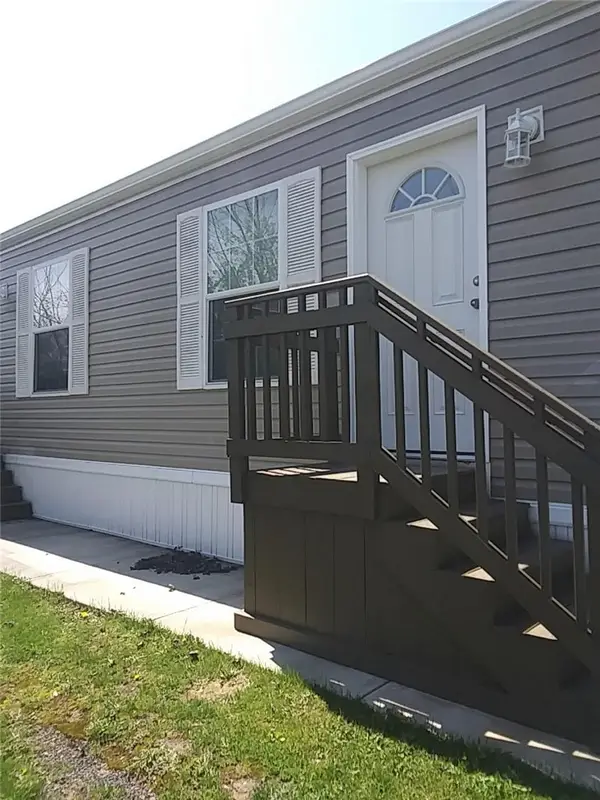 36 Leesburg Ct, Imperial, PA 15126