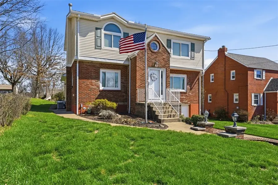 32 Herbst Rd, Coraopolis, PA 15108 - #2