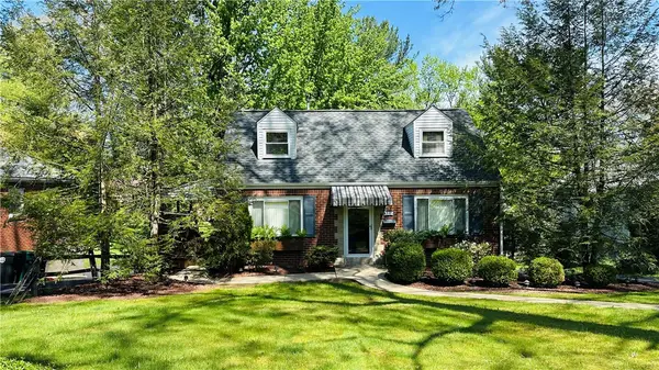3218 Eastview Rd, Bethel Park, PA 15102
