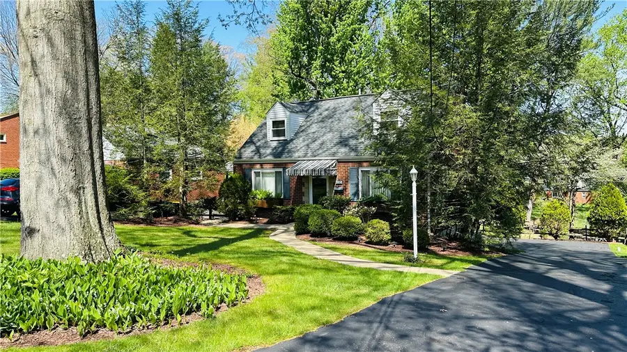 3218 Eastview Rd, Bethel Park, PA 15102 - #2