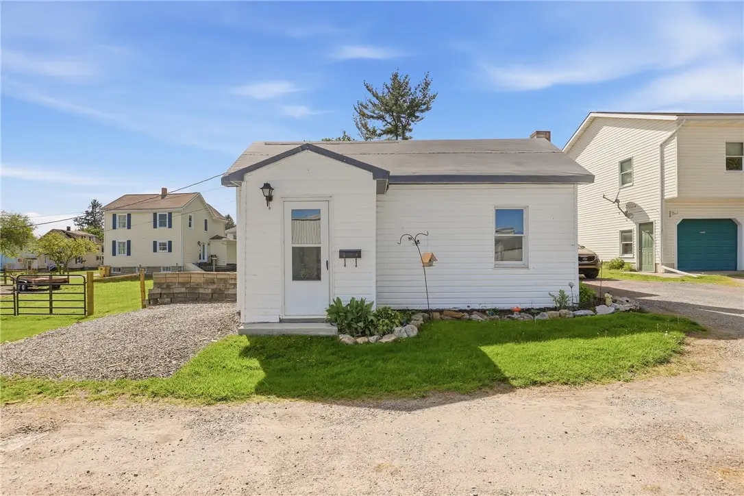 233 E Sanner St, Somerset, PA 15501 - #1