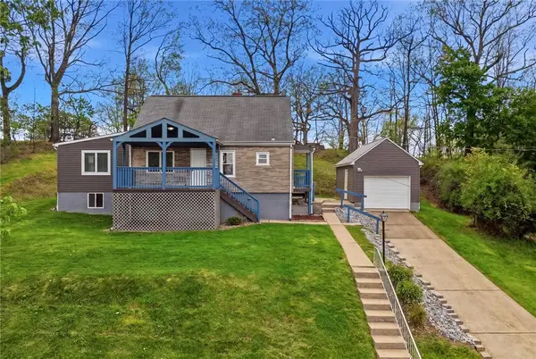 8967 Elm St, Allison Park, PA 15101