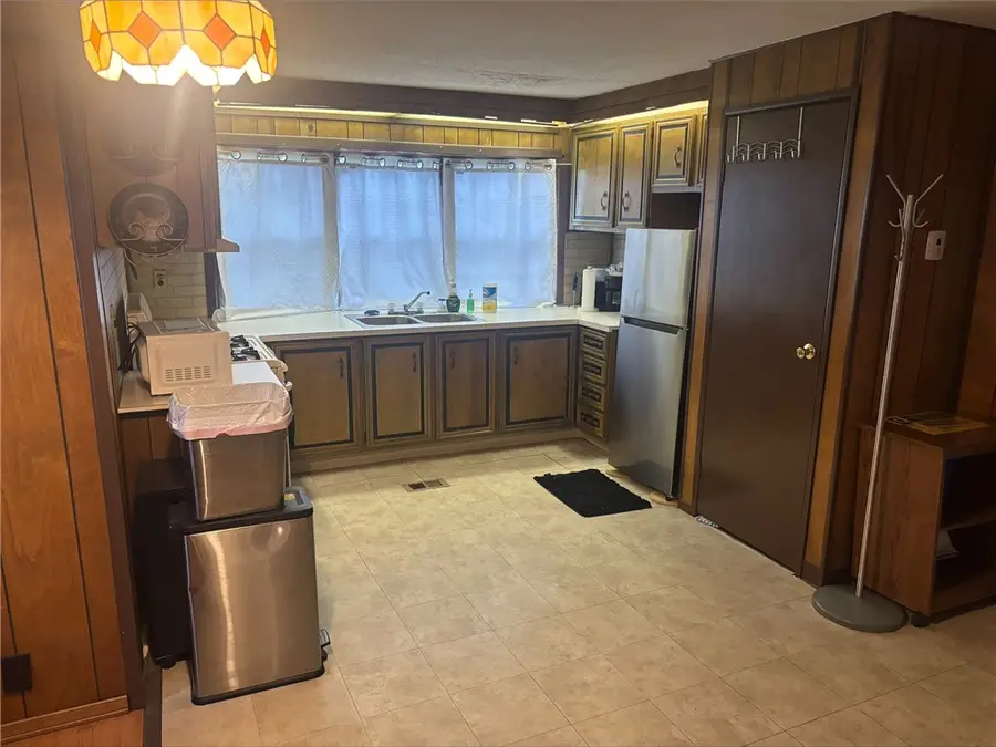19 Roundtop Dr, Finleyville, PA 15332 - #2