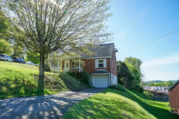 434 Mary St, Jeannette, PA 15644
