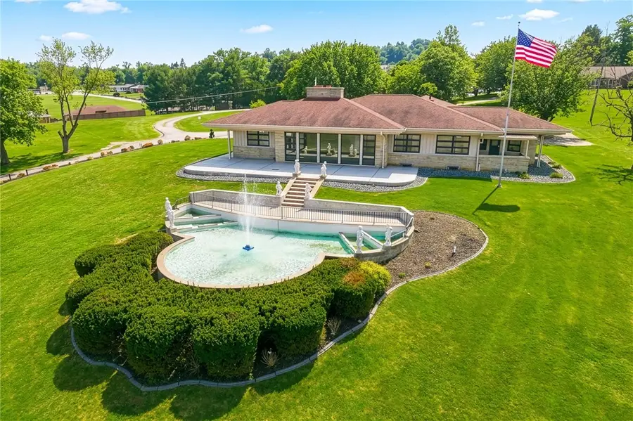 102 Peasant Village Ln, Rostraver, PA 15012 - #2