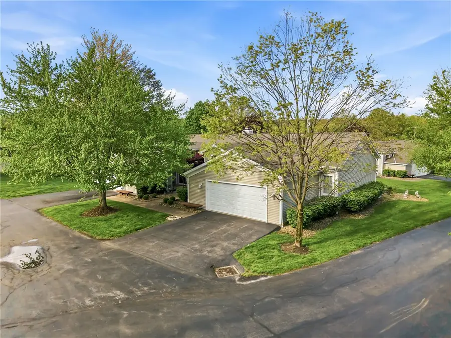 6 Golfwood Dr, Hermitage, PA 16148 - #3