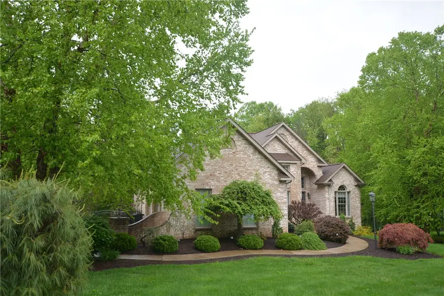 1054 Rimrock Rd, Greensburg, PA 15601 - #3