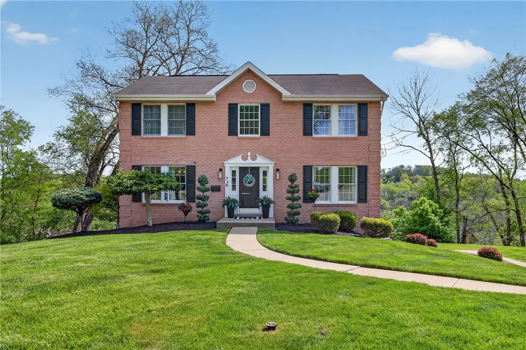 719 Marvle Valley Dr, Bethel Park, PA 15102 - #1