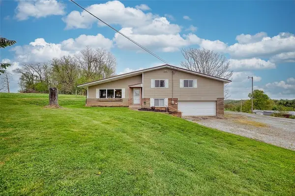 4218 Henderson Avenue, Hickory, PA 15340