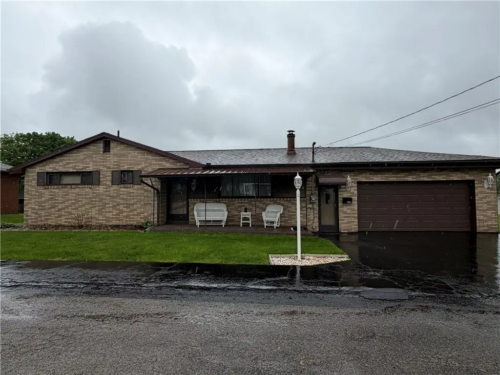 1210 Doris St, New Castle, PA 16101 - #1