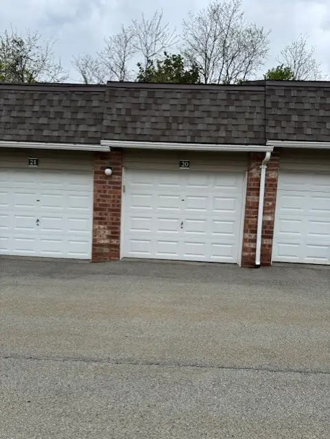 409 Clubhouse Dr, Washington, PA 15301 - #2