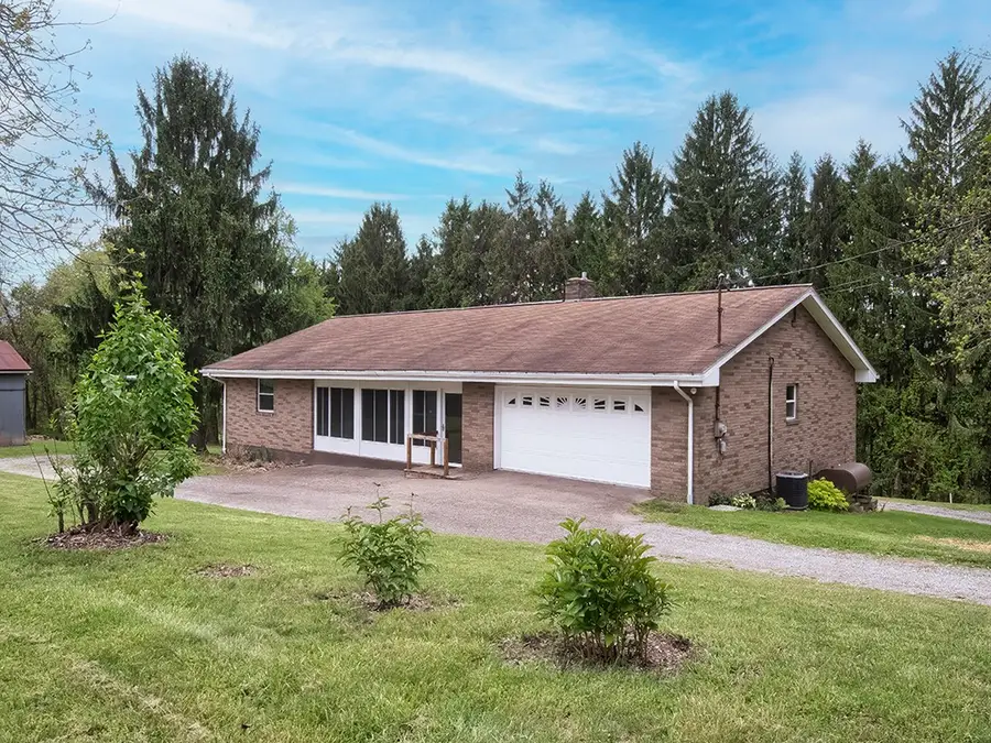 353 Thompson Hill Rd, Aliquippa, PA 15001 - #3