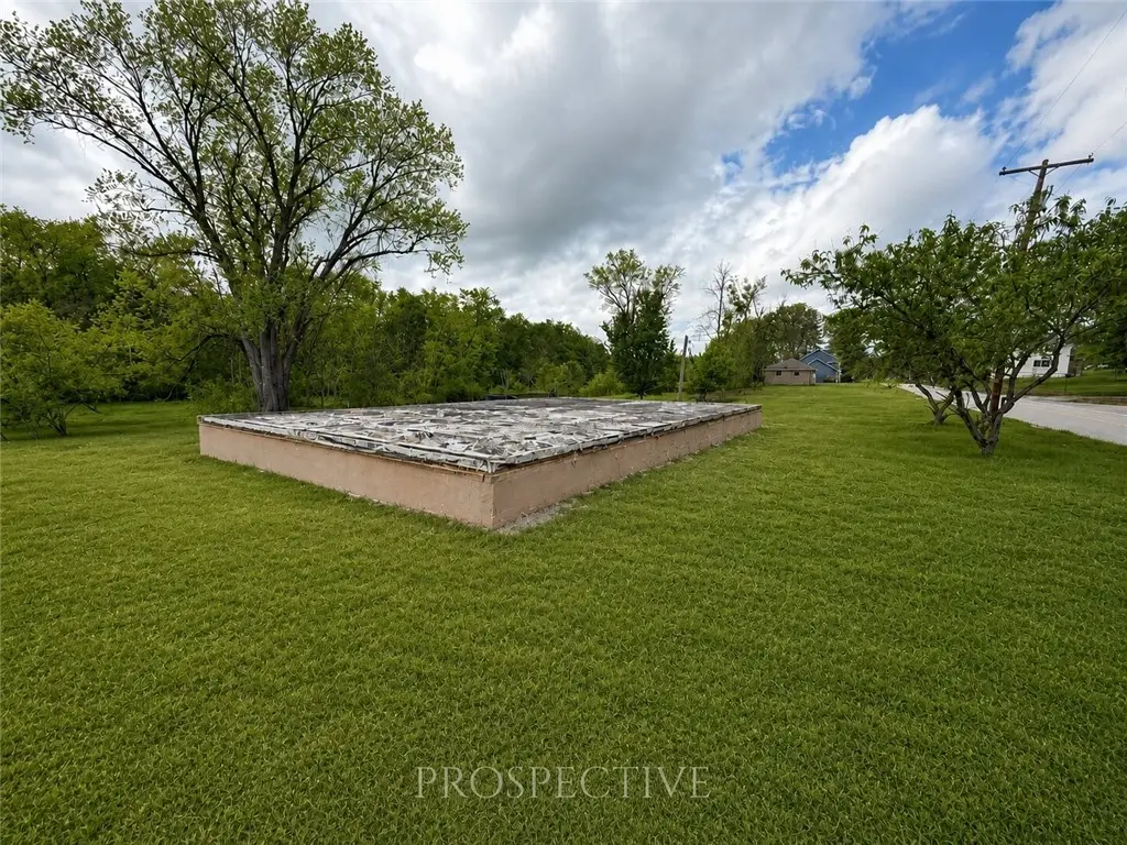 269 Thompson Rd, Acme, PA 15610 - #1