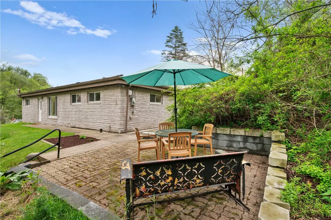 5946 Poketa Rd, Verona, PA 15147 - #1