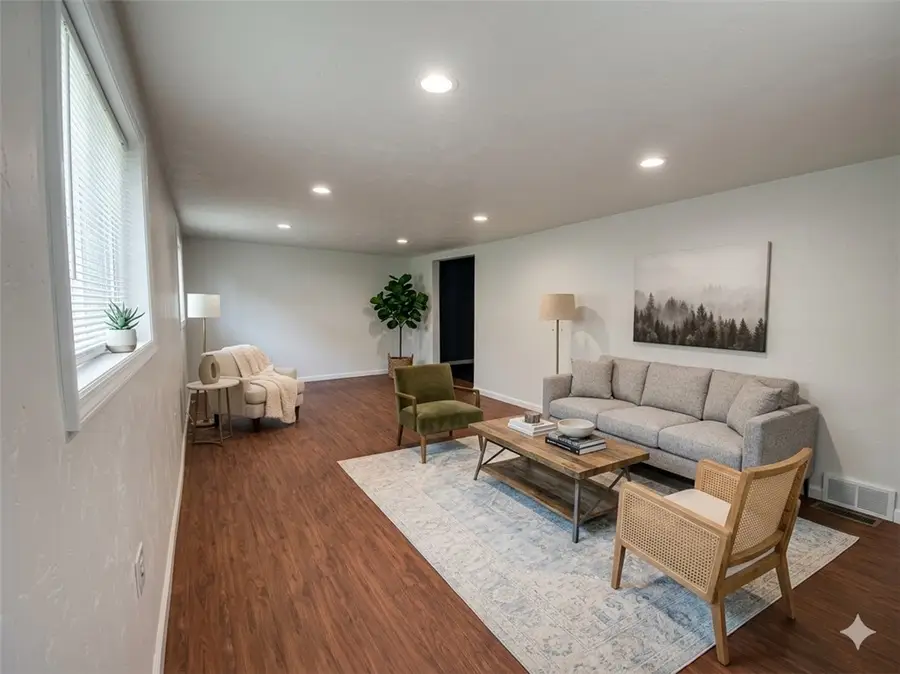 72 S Lincoln Ave, Greensburg, PA 15601 - #2