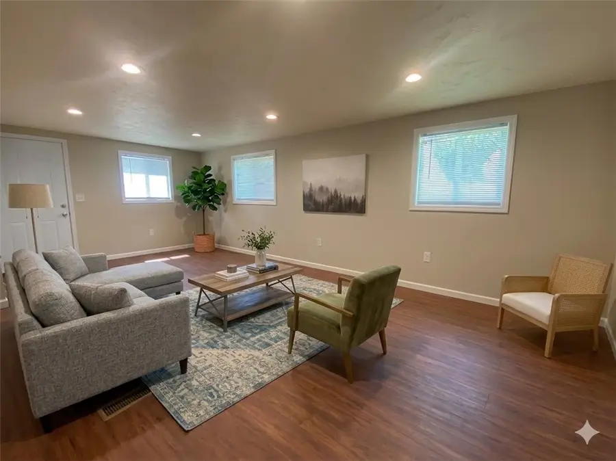 72 S Lincoln Ave, Greensburg, PA 15601 - #3