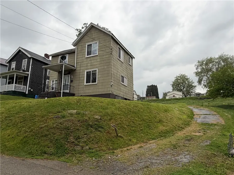 907 Woodlawn Ave, Brownsville, PA 15417 - #2