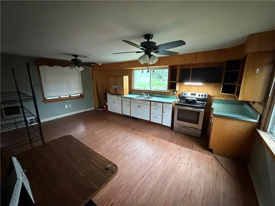 907 Woodlawn Ave, Brownsville, PA 15417 - #3