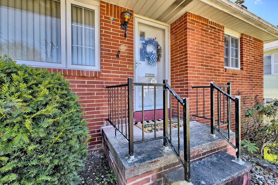 12 Barclay Street, Greensburg, PA 15601 - #3